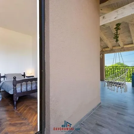 Pupos Comfortable Villa *